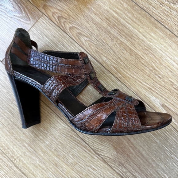 Stuart Weitzman summer heel, size 9.5. Brown alligator finish leather - Picture 4 of 7